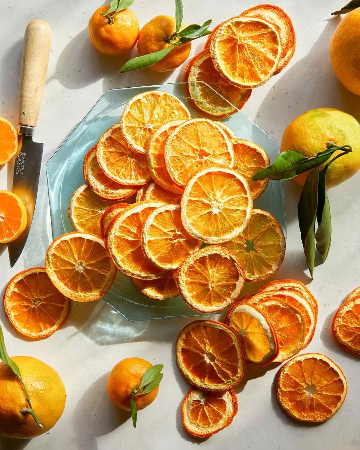 Dehydrated Dried Orange Slices | Orange Wheels | 45 + Servings Approx | 100% Natural No Added Sugars | For Cocktails, Wreath Making, Tea, Cakes, Decoration | Oranges For Cocktails | 3.5 OZ | 100 Grams