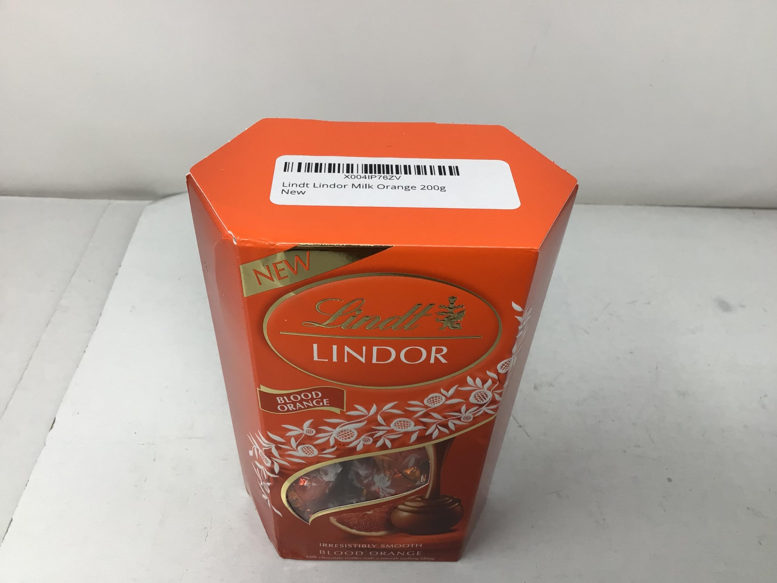 Lindt LINDOR Dark Chocolate Candy Truffles, Dark Chocolate with Smooth, Melting Truffle Center, 25.4 oz., 60 Count