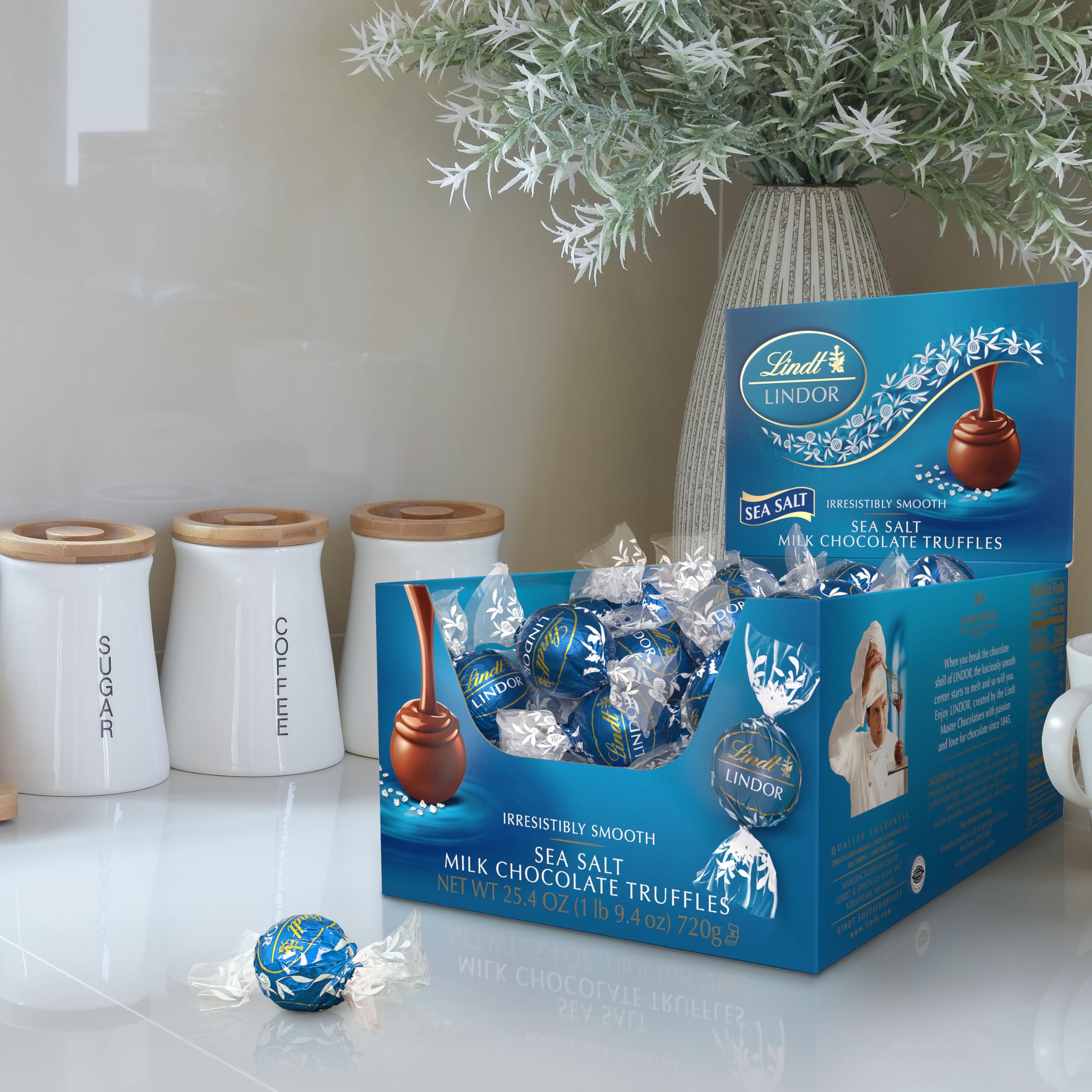 Lindt LINDOR Dark Chocolate Candy Truffles, Dark Chocolate with Smooth, Melting Truffle Center, 25.4 oz., 60 Count