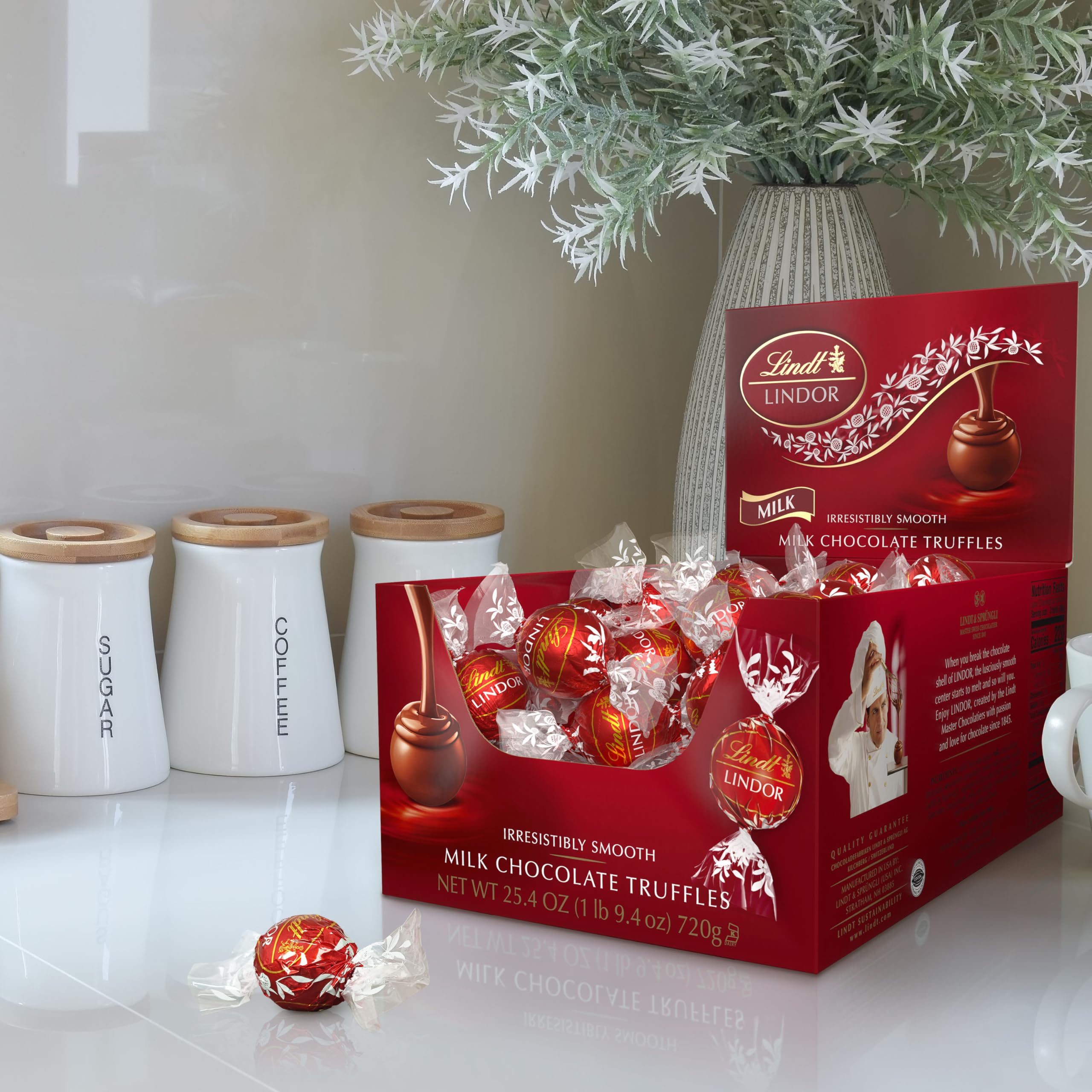 Lindt LINDOR Dark Chocolate Candy Truffles, Dark Chocolate with Smooth, Melting Truffle Center, 25.4 oz., 60 Count