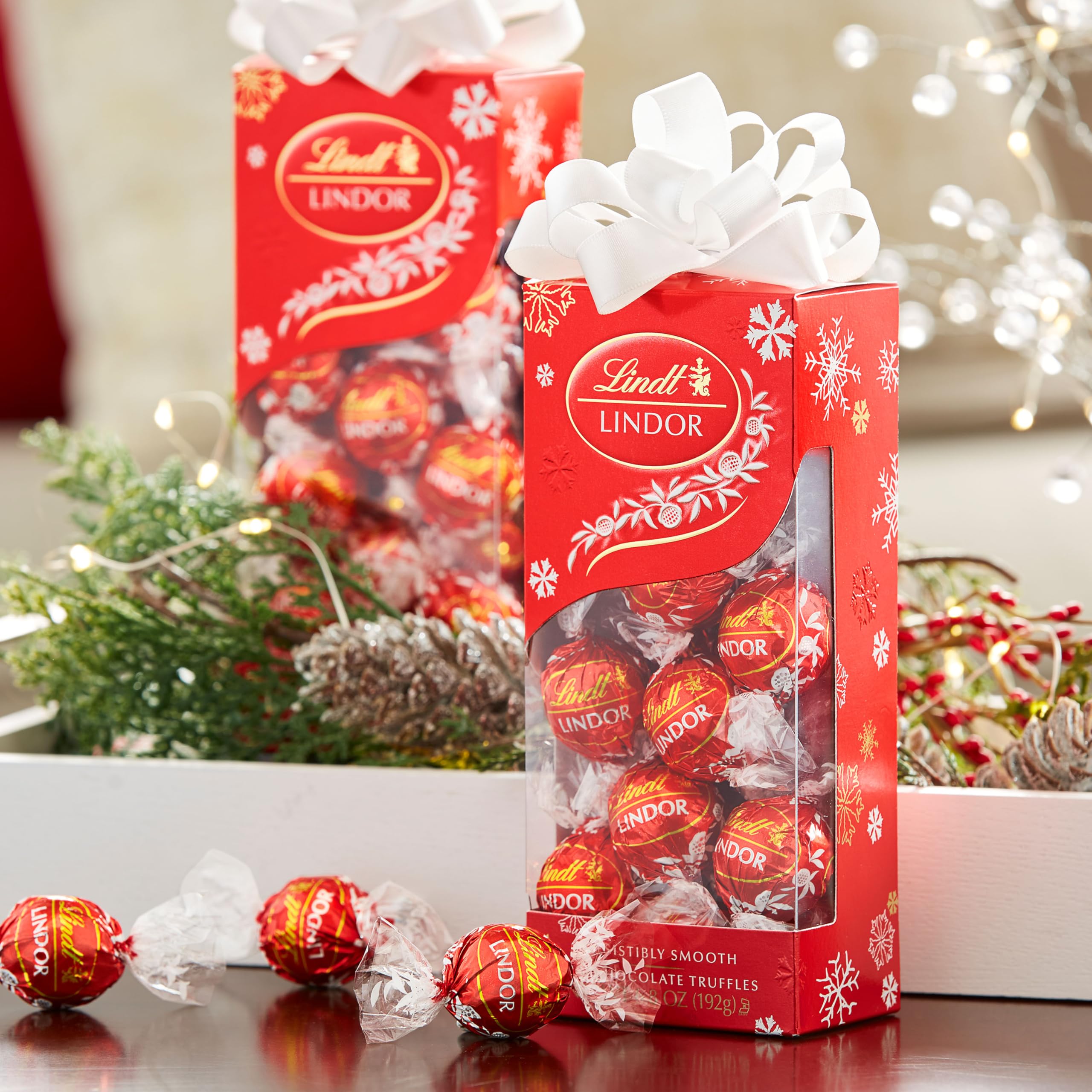 Lindt LINDOR Dark Chocolate Candy Truffles, Dark Chocolate with Smooth, Melting Truffle Center, 25.4 oz., 60 Count