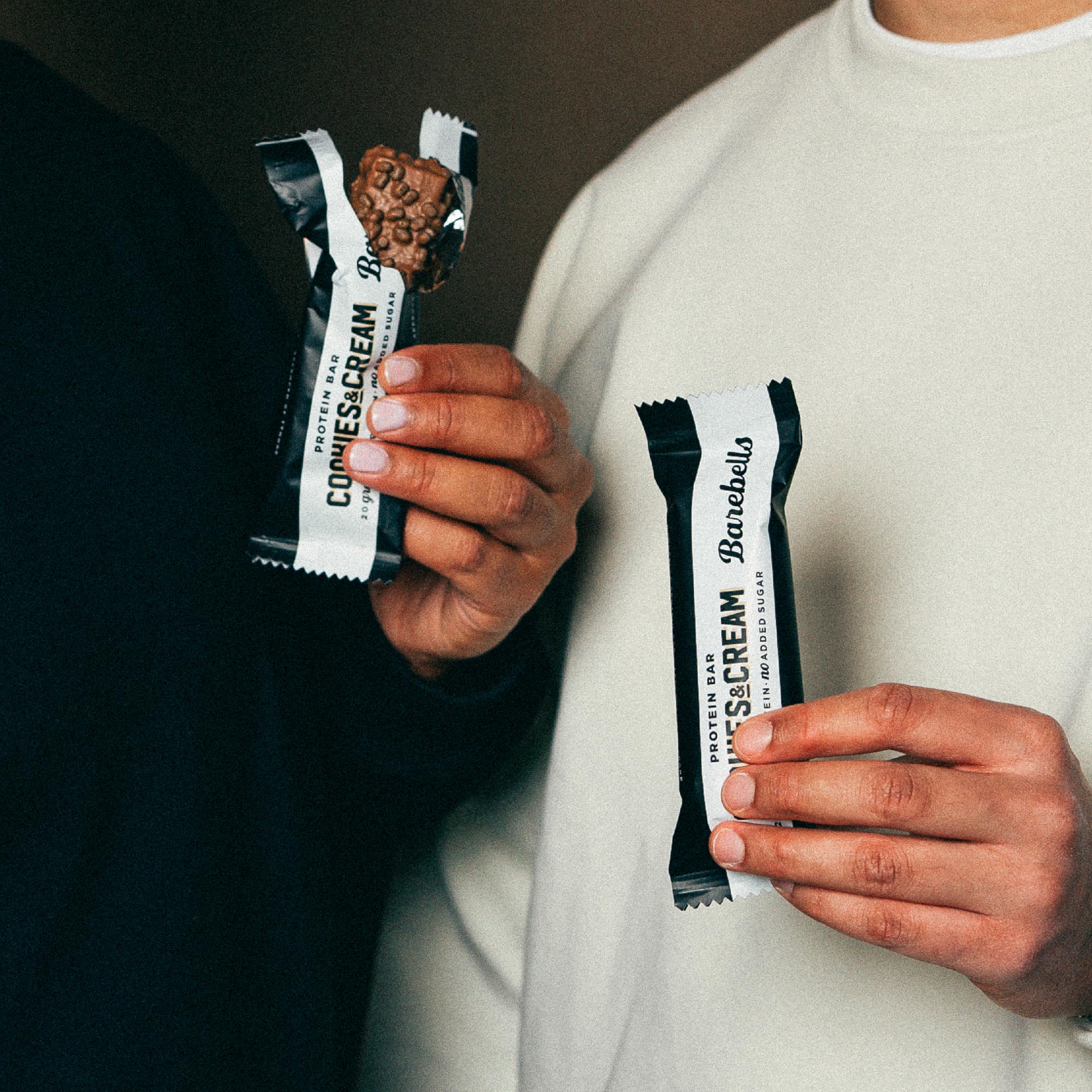 Barebells Protein Bars Salty Peanut - 12 Count, 20g High Protein Treats - Chocolate Nutrition Bar with 1g Total Sugars - On-The-Go Breakfast or Post-Workout Snack